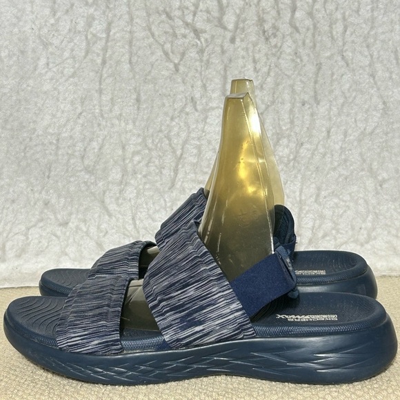 Skechers Womens Blue Performance On-the-Go 600 Slip On Sport Strap Sandals SZ 7 - Picture 2 of 11